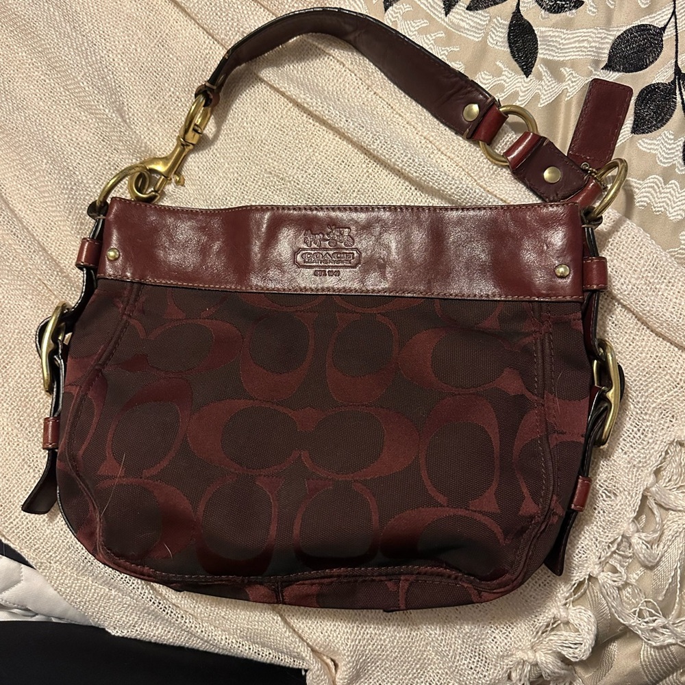 Coach Zoe signature C canvas lined in leather purse